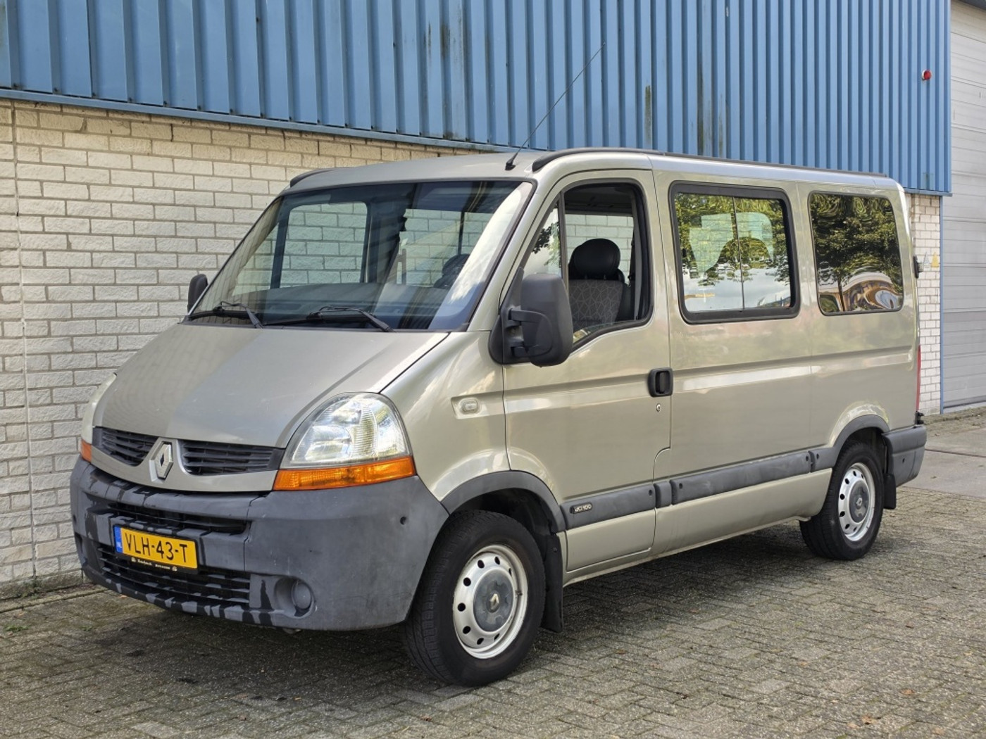 Foto van Renault Master 2,5 Dci 100 Aut
