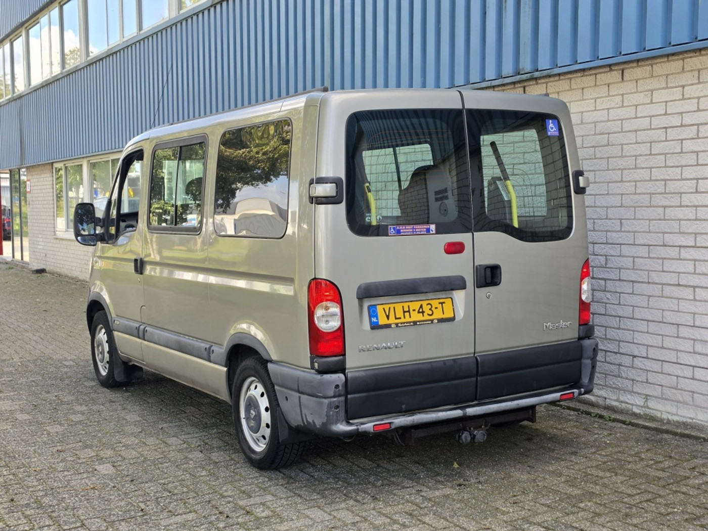 Foto van Renault Master 2,5 Dci 100 Aut