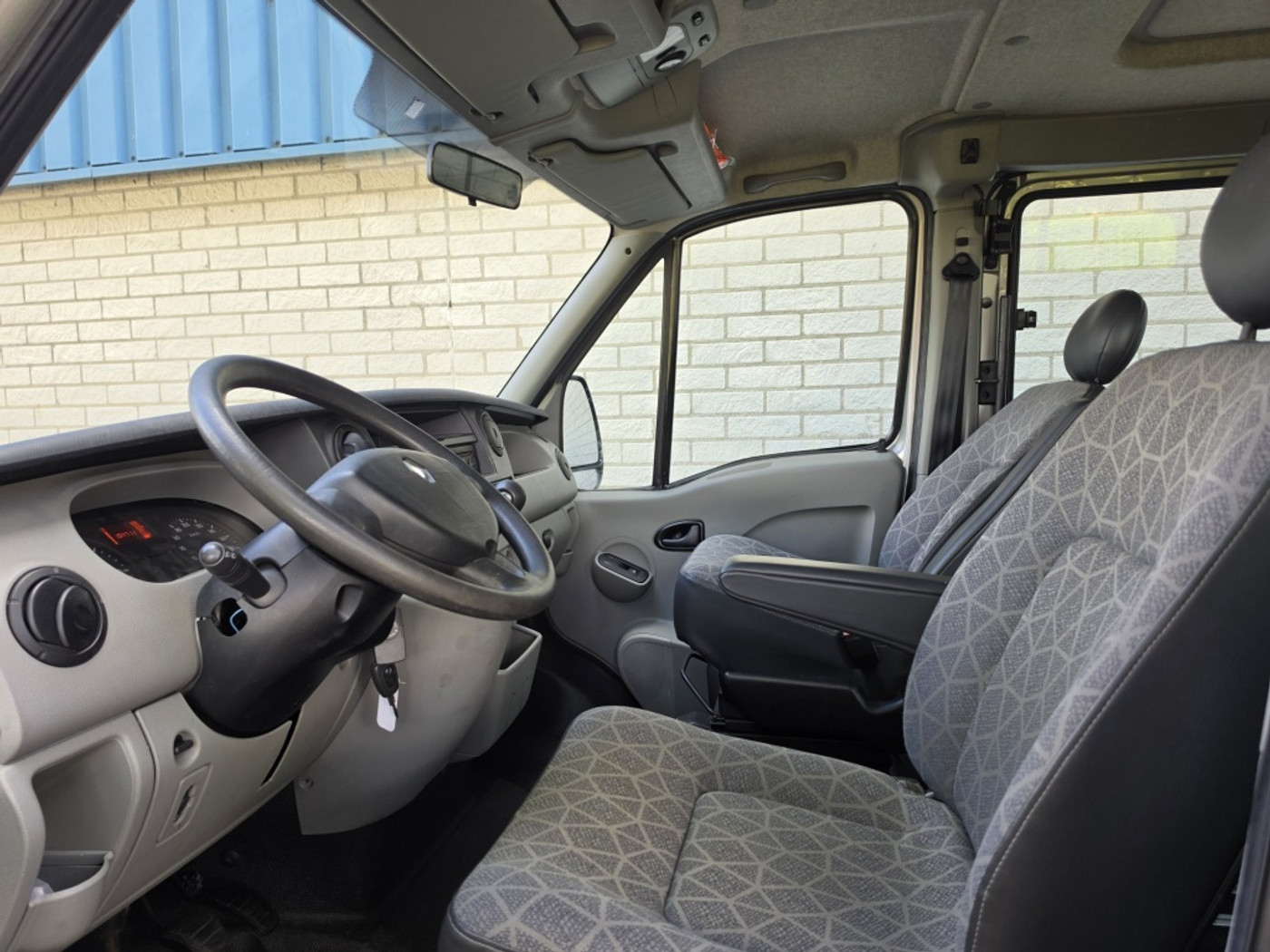 Foto van Renault Master 2,5 Dci 100 Aut