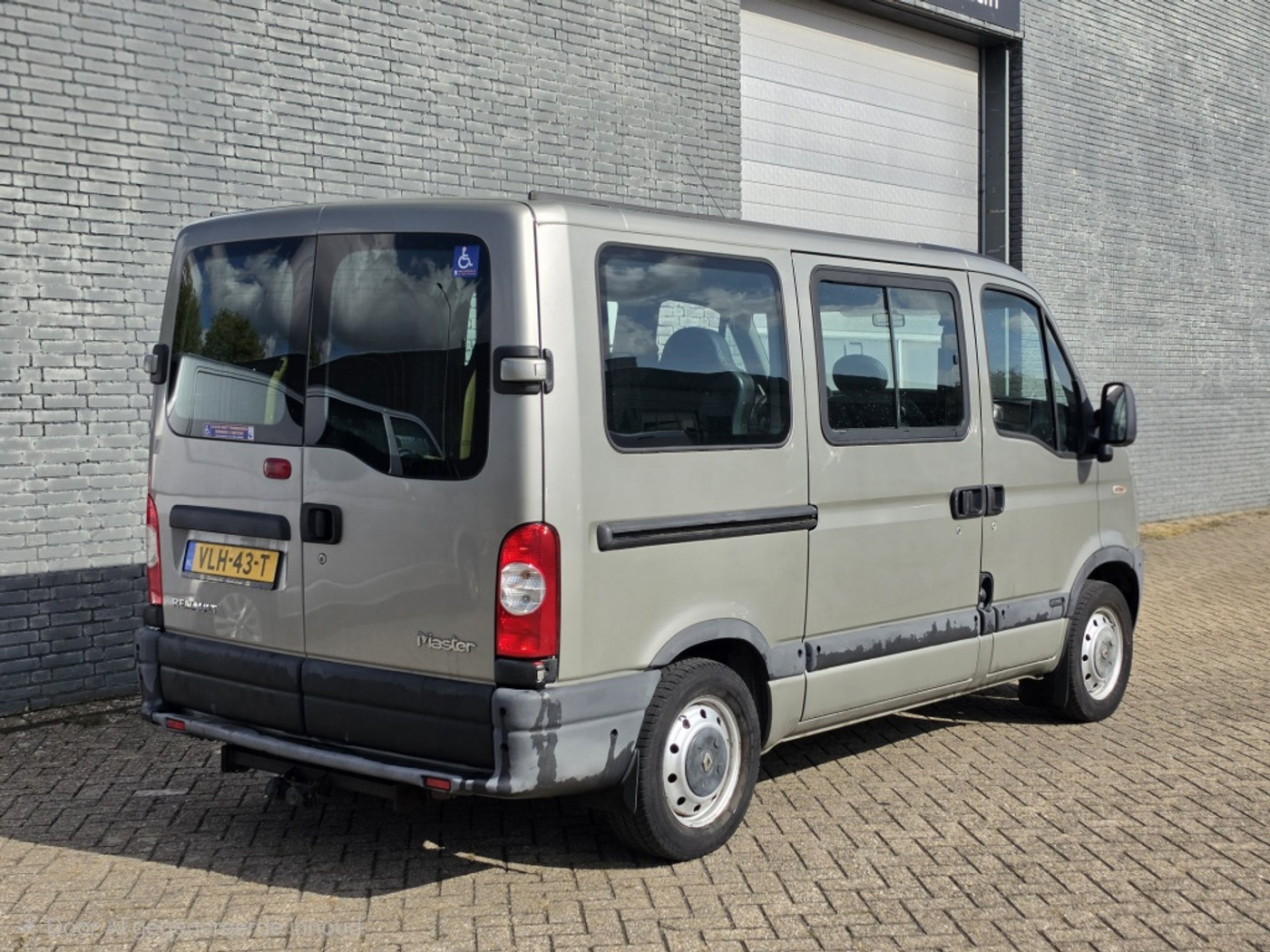 Foto van Renault Master 2,5 Dci 100 Aut
