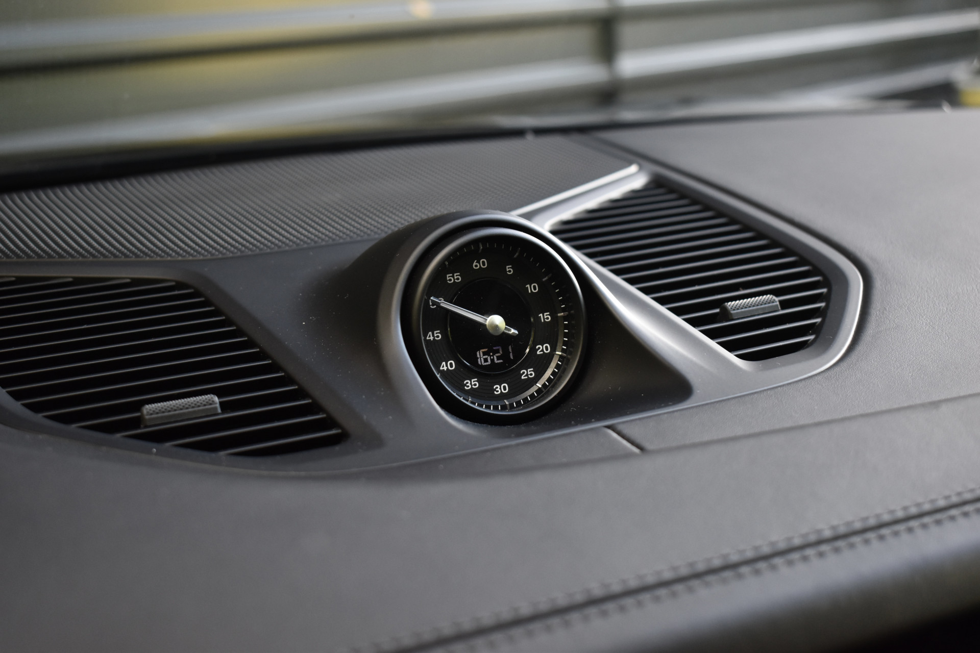 Foto van Porsche Cayenne E-hybrid