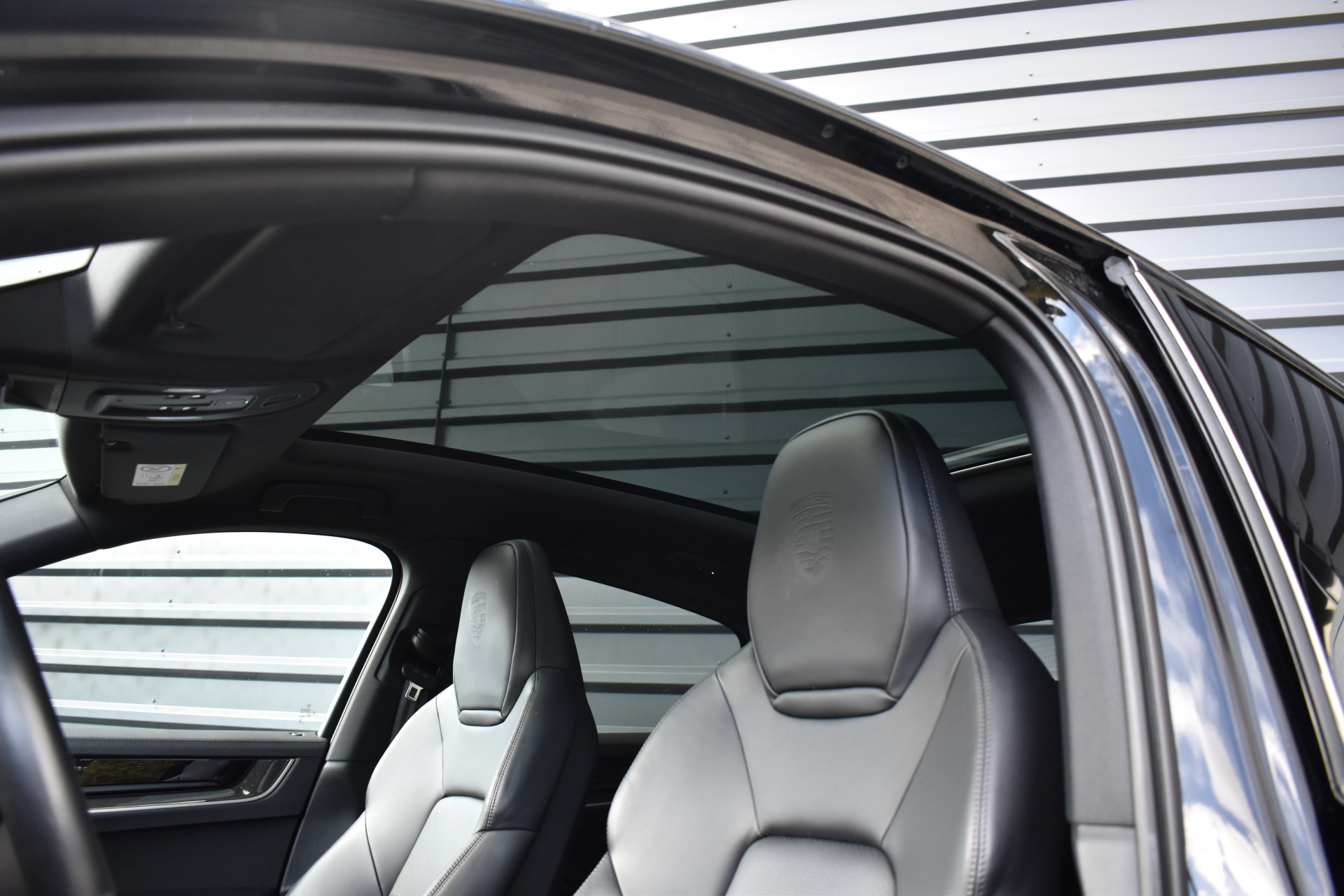 Foto van Porsche Cayenne E-hybrid