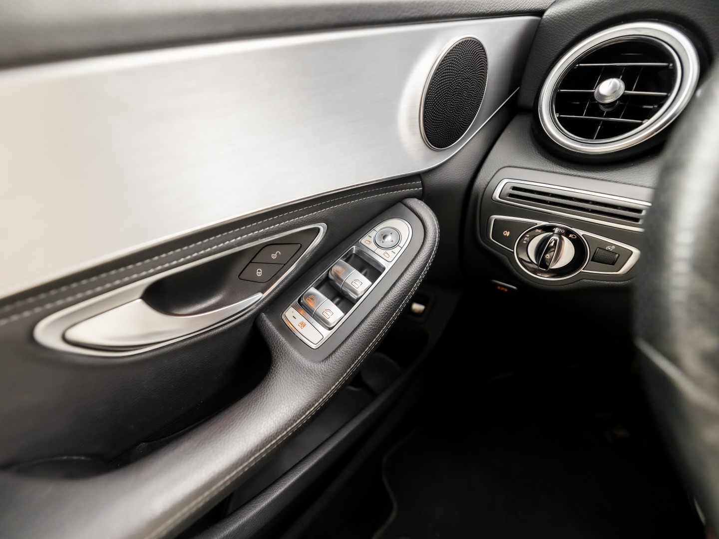 Foto van Mercedes-Benz C 180
