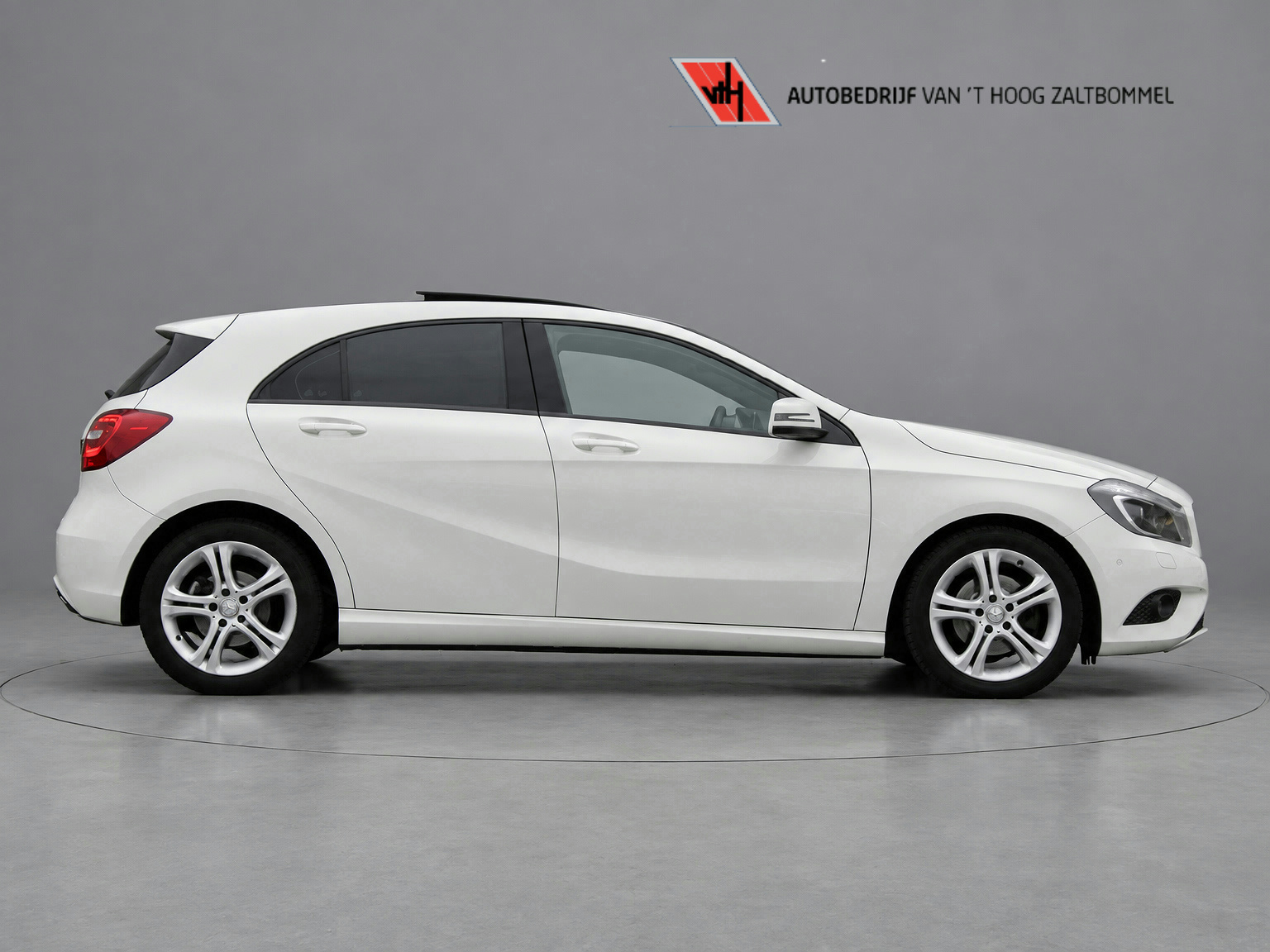 Mercedes-Benz A 180 180 AUT7 Ambition PANORAMADAK XENON NAVI 18'' 2013 - voorkant