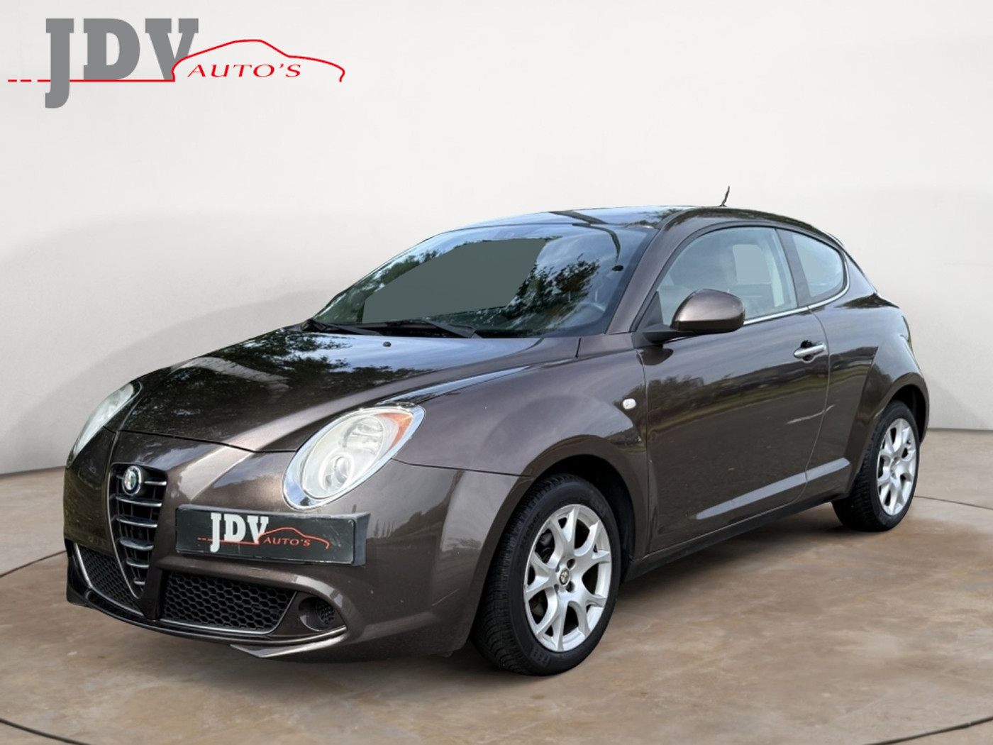Alfa Romeo Alfa Mito 1.4 Distinctive vanaf €63.- p/m 2011 - voorkant