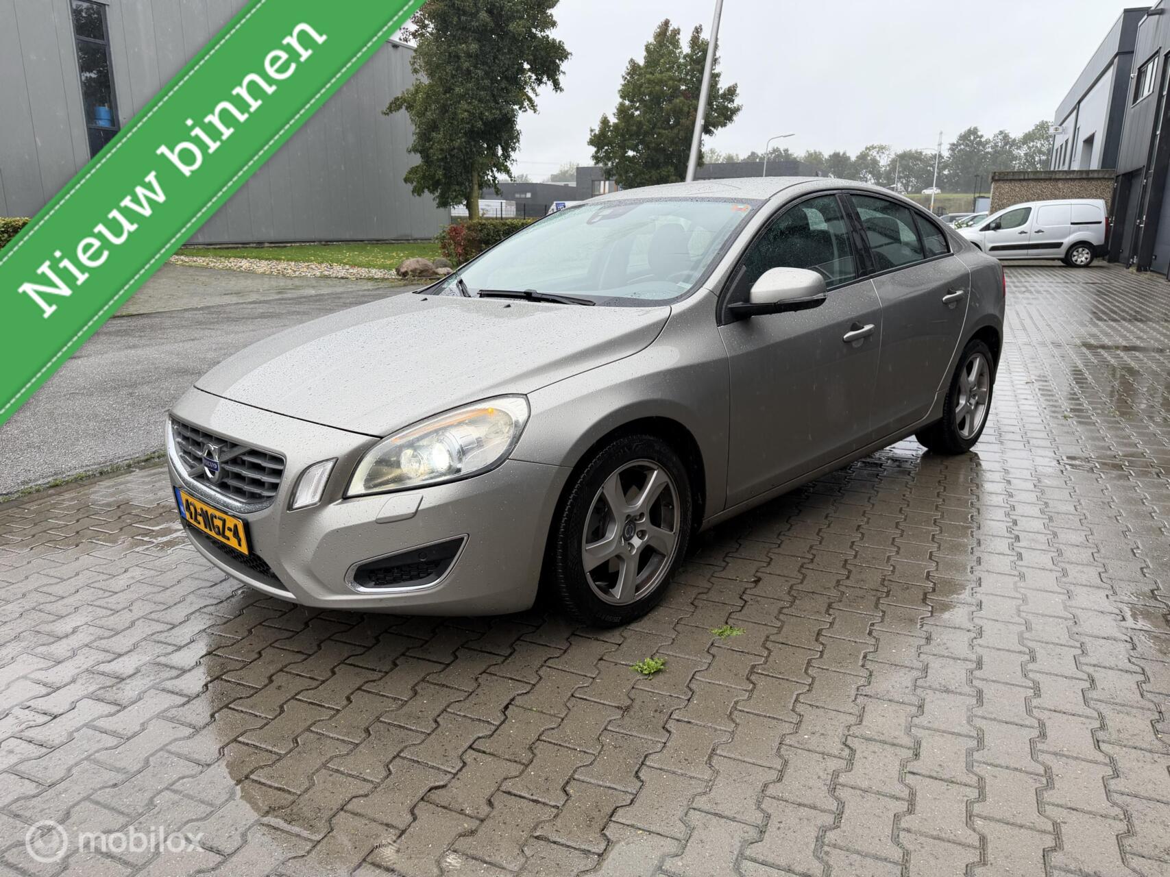 Volvo S60 2.0 D3 Intro Edition 2010 - voorkant
