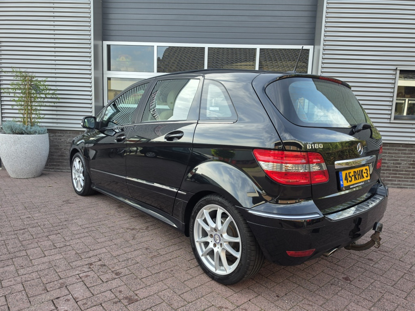 Foto van Mercedes-Benz B 180