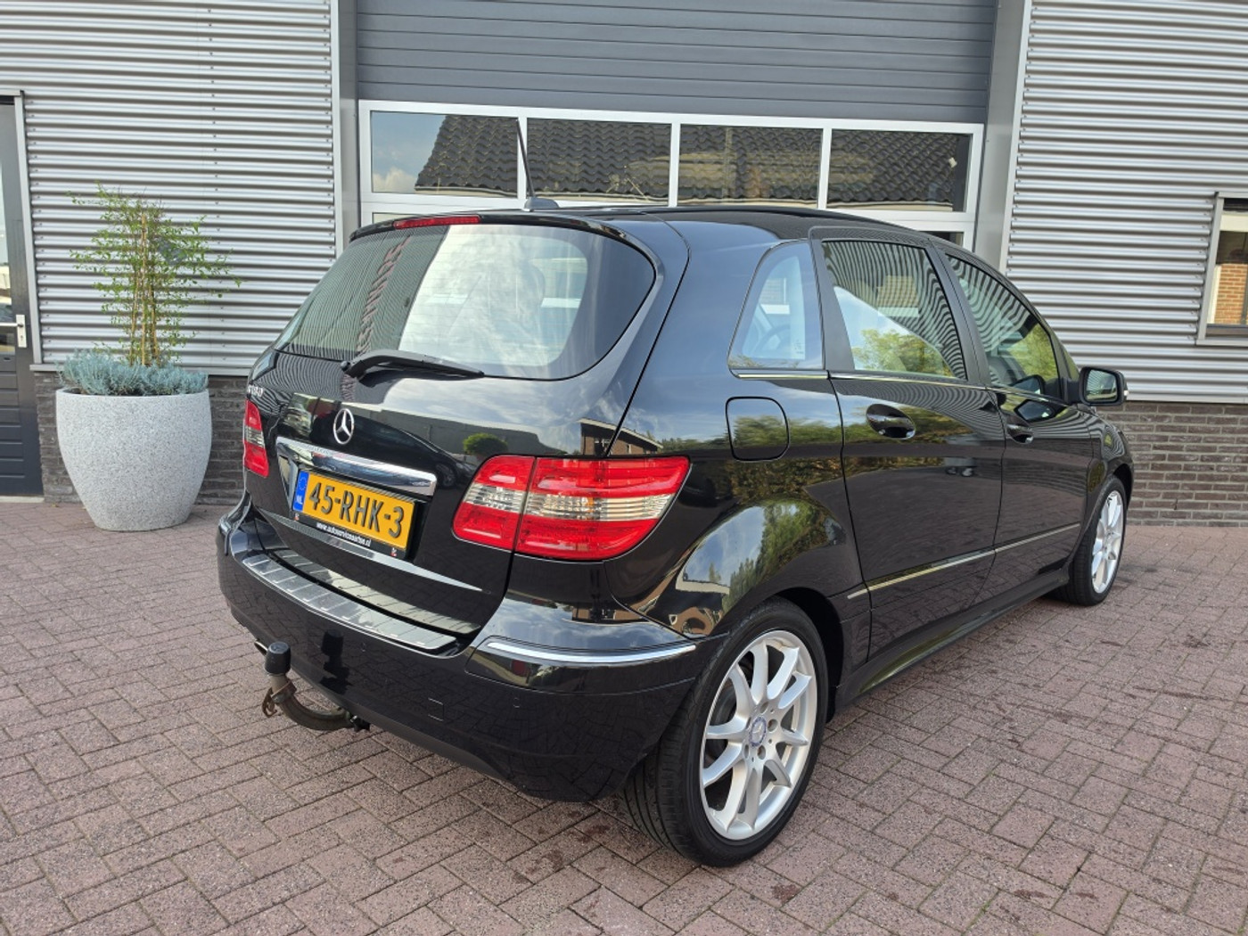 Foto van Mercedes-Benz B 180