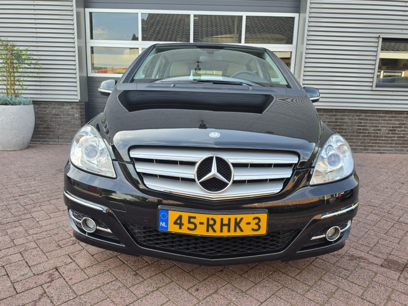 Foto van Mercedes-Benz B 180