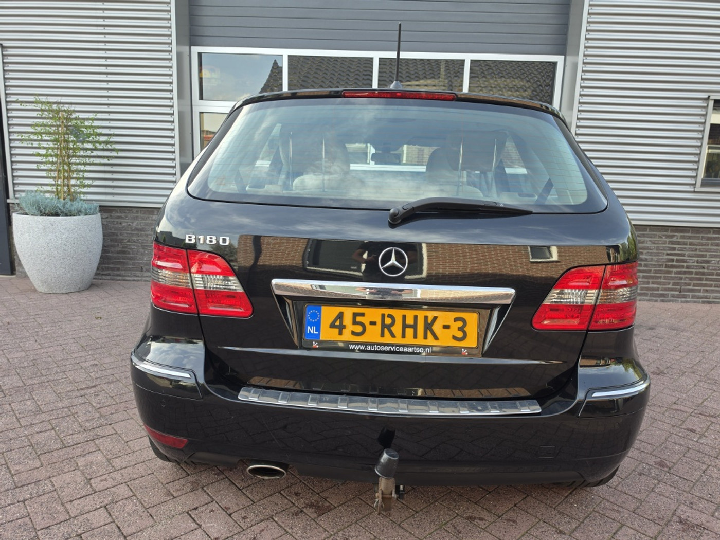 Foto van Mercedes-Benz B 180