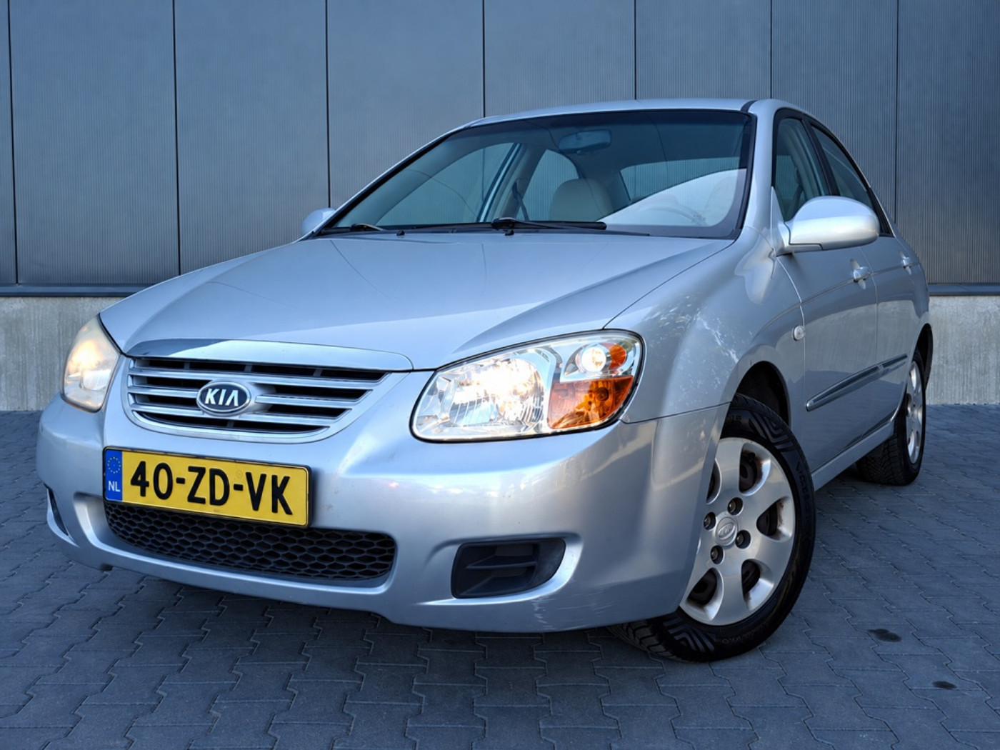 Kia Cerato 1.6 CVVT X-tra | Airco | Trekhaak | 5 deurs | Onderhoudsboekjes | NAP | 2008 - voorkant