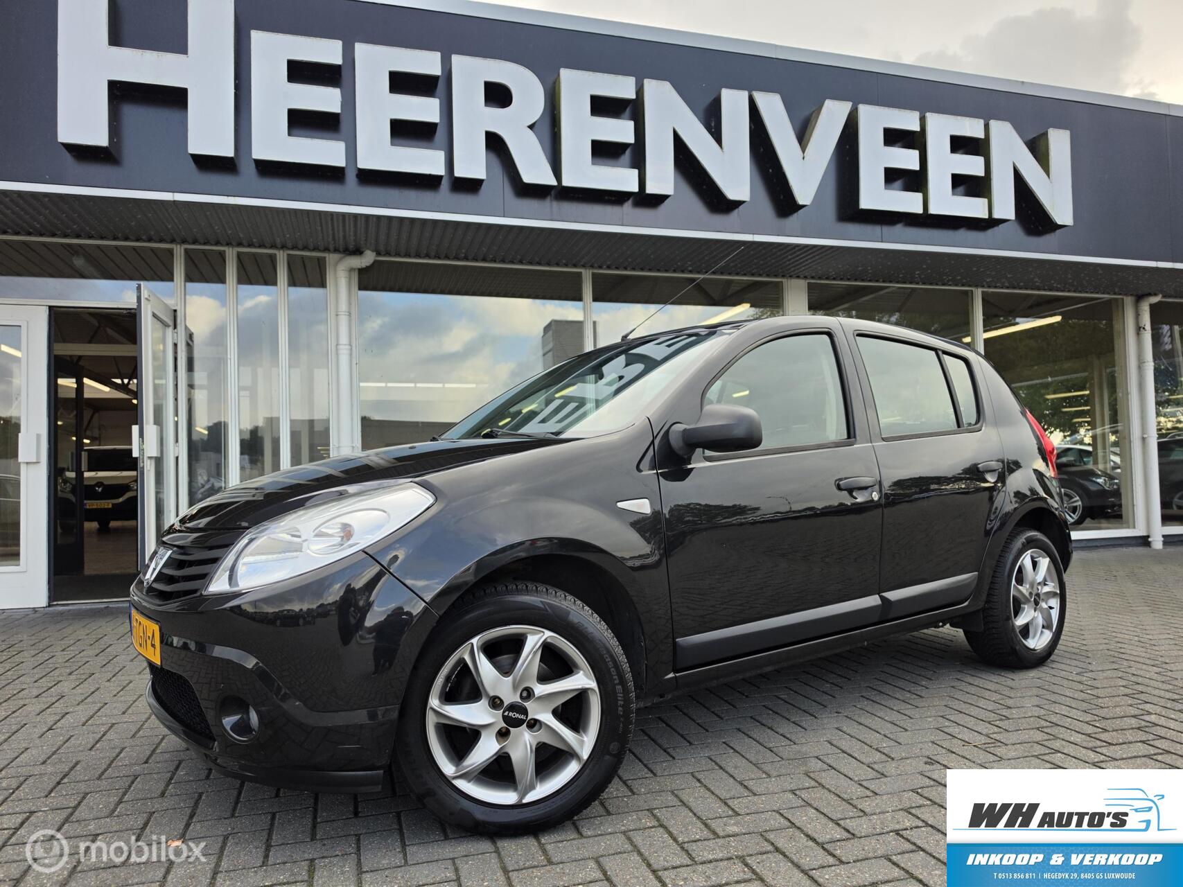 Dacia Sandero 1.2 Lauréate 2012 - voorkant