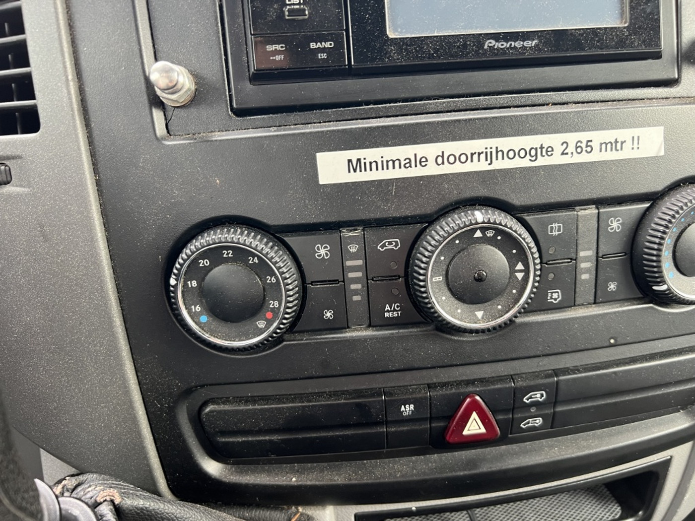 Foto van Volkswagen Crafter 30 Bestel L2 H2 80 KW Euro5