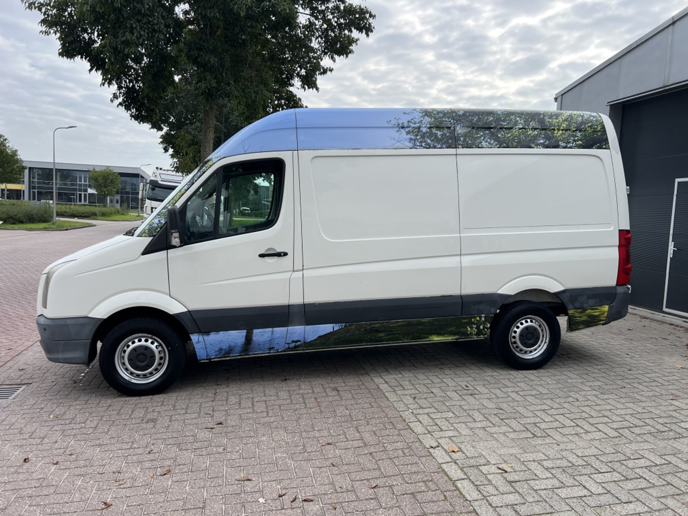 Foto van Volkswagen Crafter 30 Bestel L2 H2 80 KW Euro5