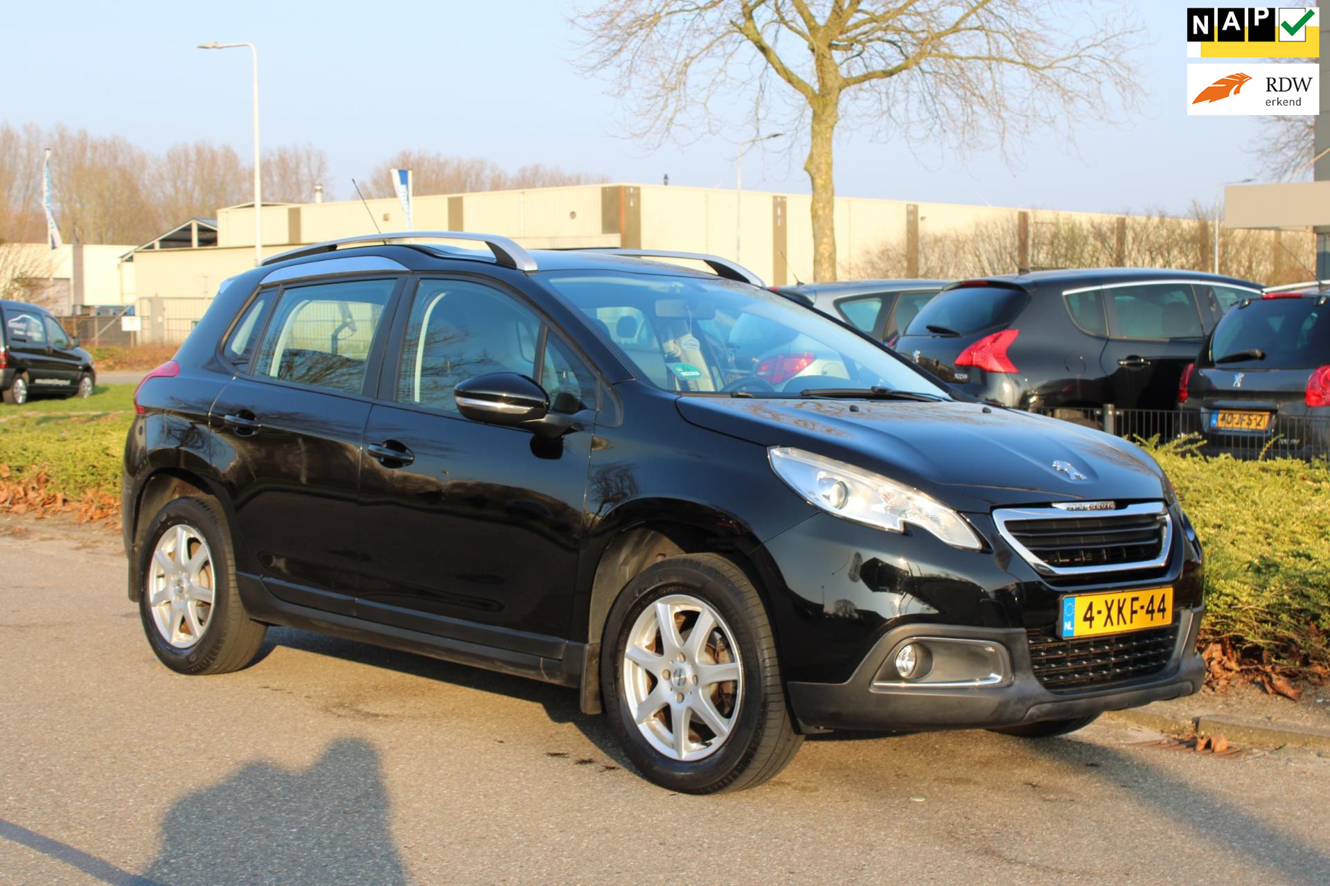Peugeot 2008 1.2 VTi ACTIVE-uitv|AIRCO|TREKHAAK|CRUISE CONTROL|ISOFIX|LM-VELG|BLUETOOTH|NAVIGATIE|nwe APK+OH.BEURT BIJ AFLEVERING 2014 - voorkant