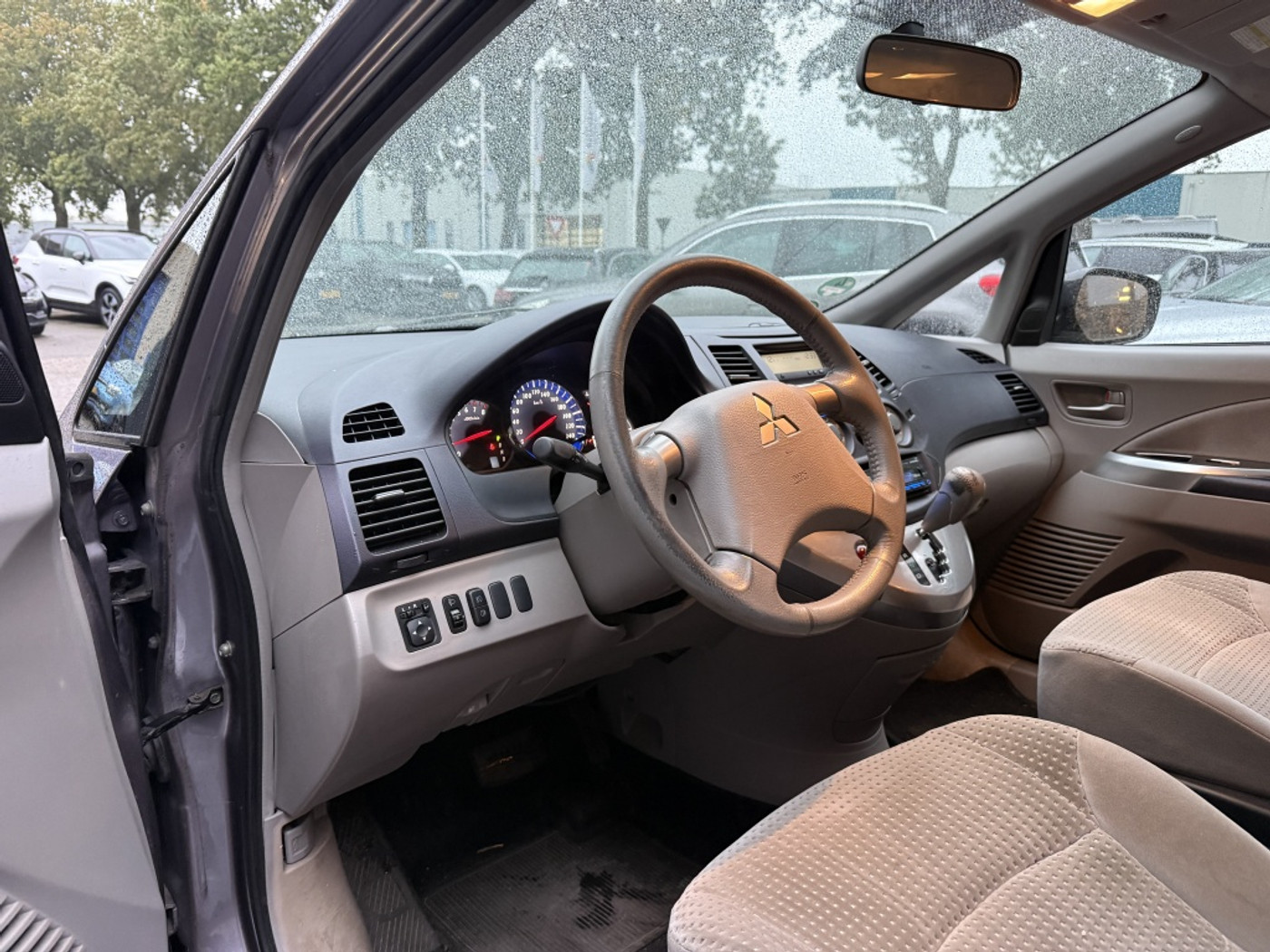 Foto van Mitsubishi Mitsubishi Grandis