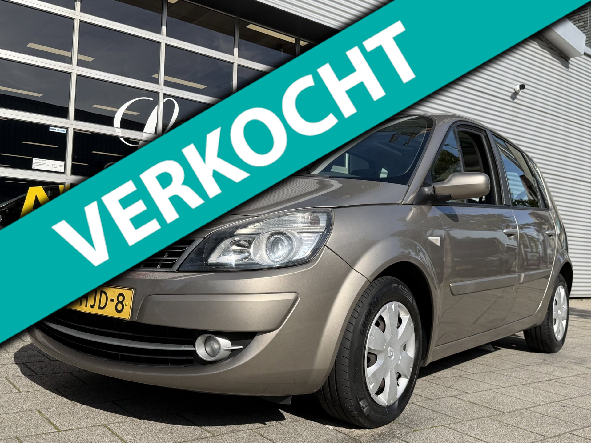 Renault Megane Scenic 1.6-16V Business Line Navigatie I Panorama dak I Airco I Xenon I PDC I Trekhaak 2008 - voorkant