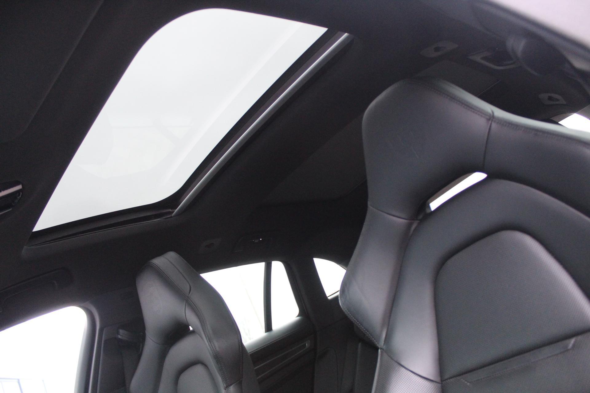Foto van Porsche Panamera 4 E-hybrid