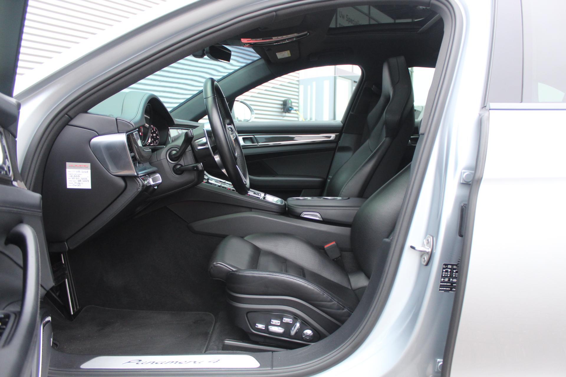 Foto van Porsche Panamera 4 E-hybrid