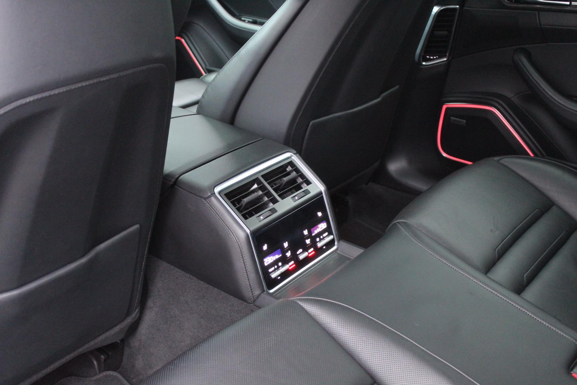Foto van Porsche Panamera 4 E-hybrid
