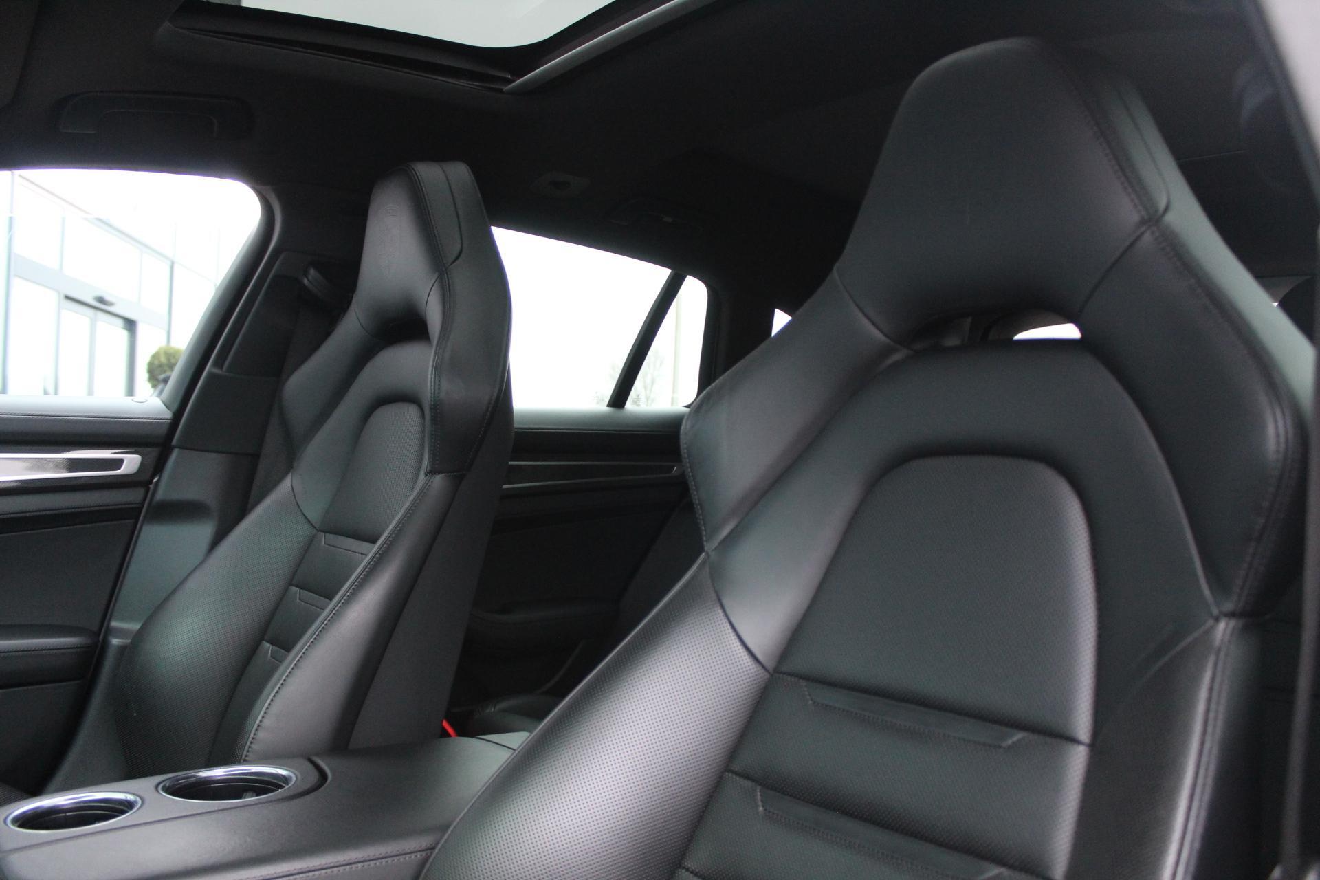 Foto van Porsche Panamera 4 E-hybrid