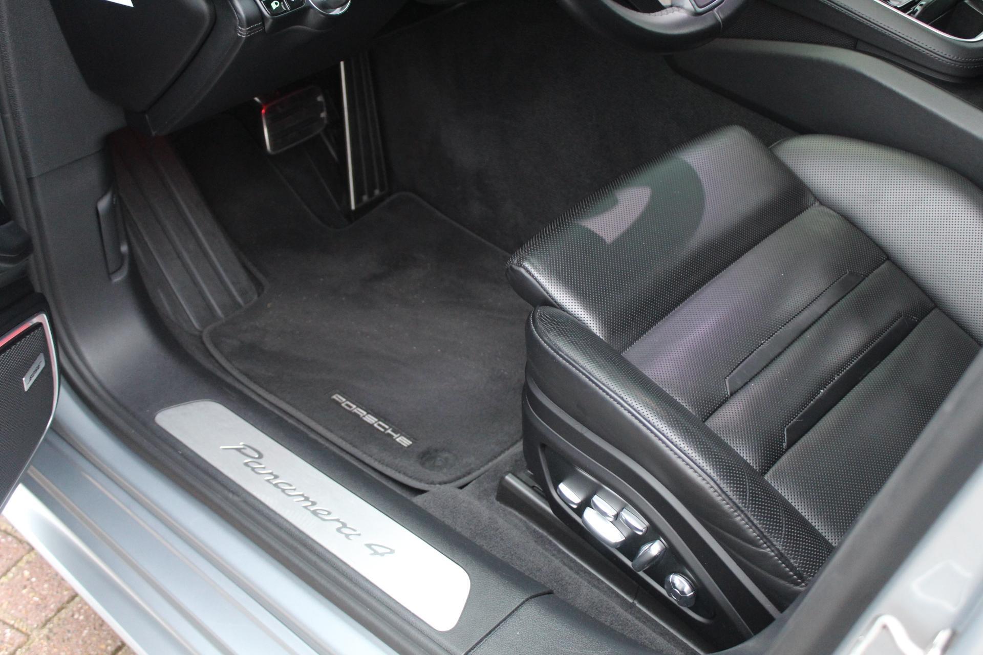 Foto van Porsche Panamera 4 E-hybrid