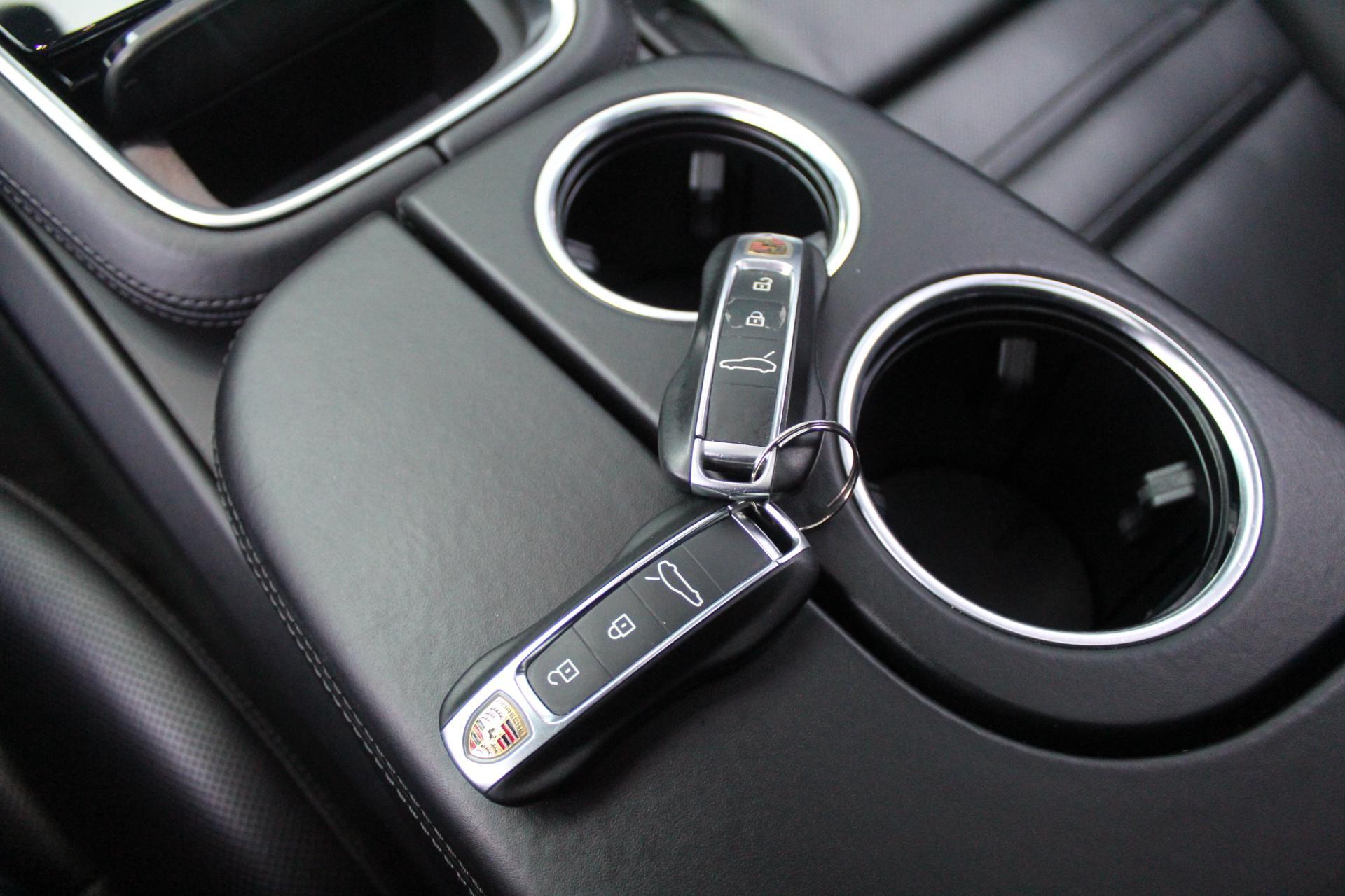 Foto van Porsche Panamera 4 E-hybrid