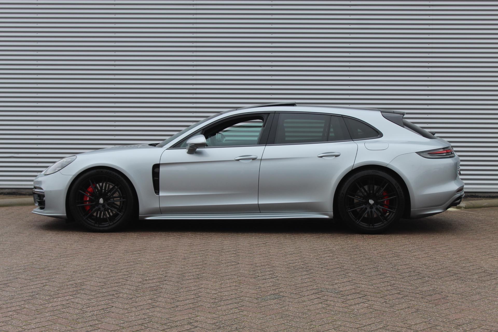 Foto van Porsche Panamera 4 E-hybrid