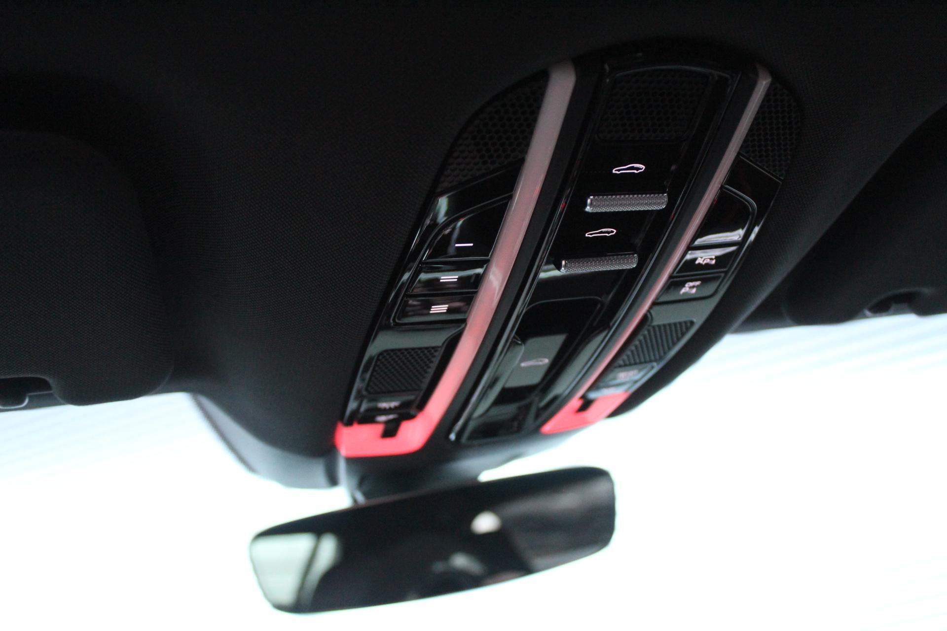 Foto van Porsche Panamera 4 E-hybrid