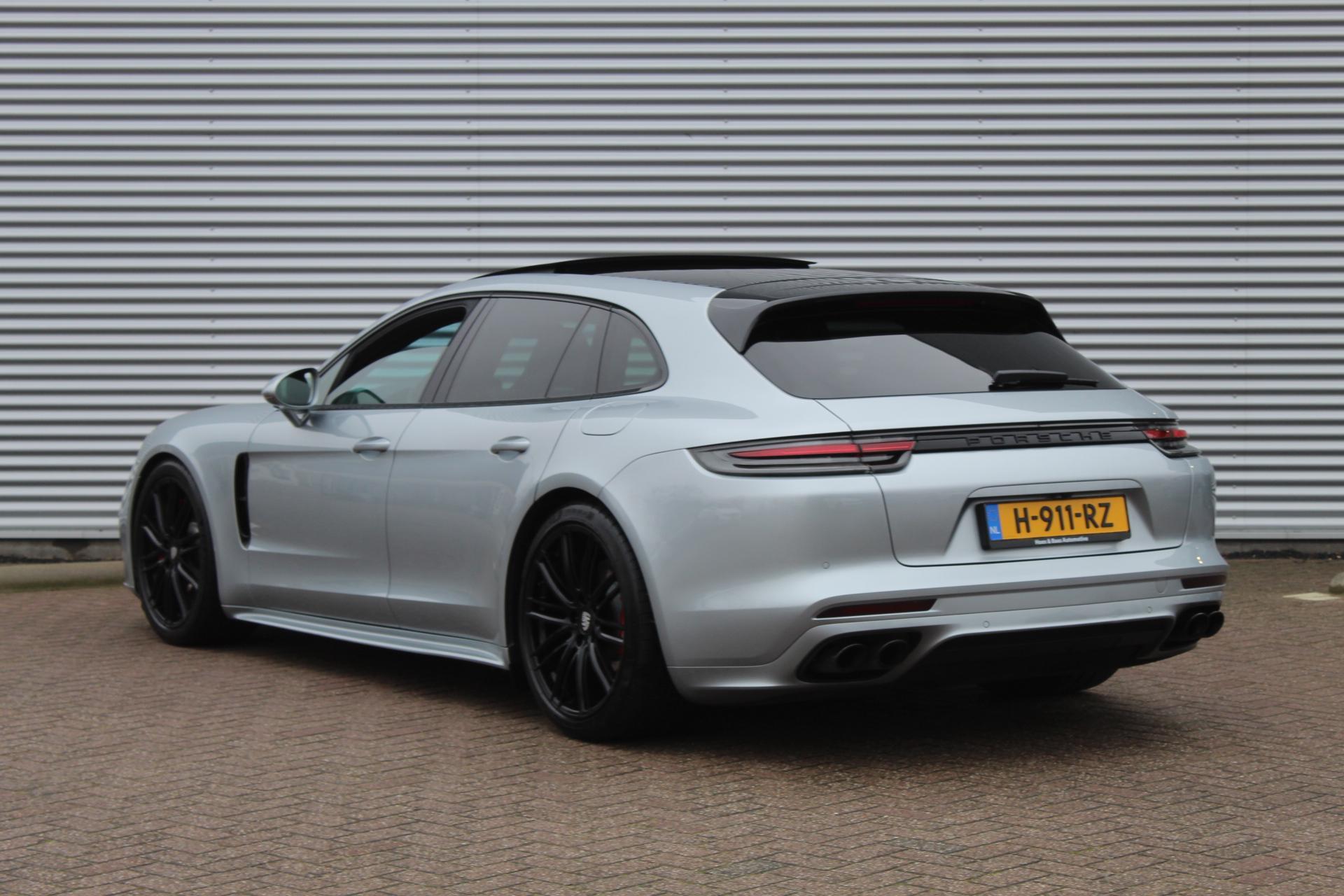 Foto van Porsche Panamera 4 E-hybrid
