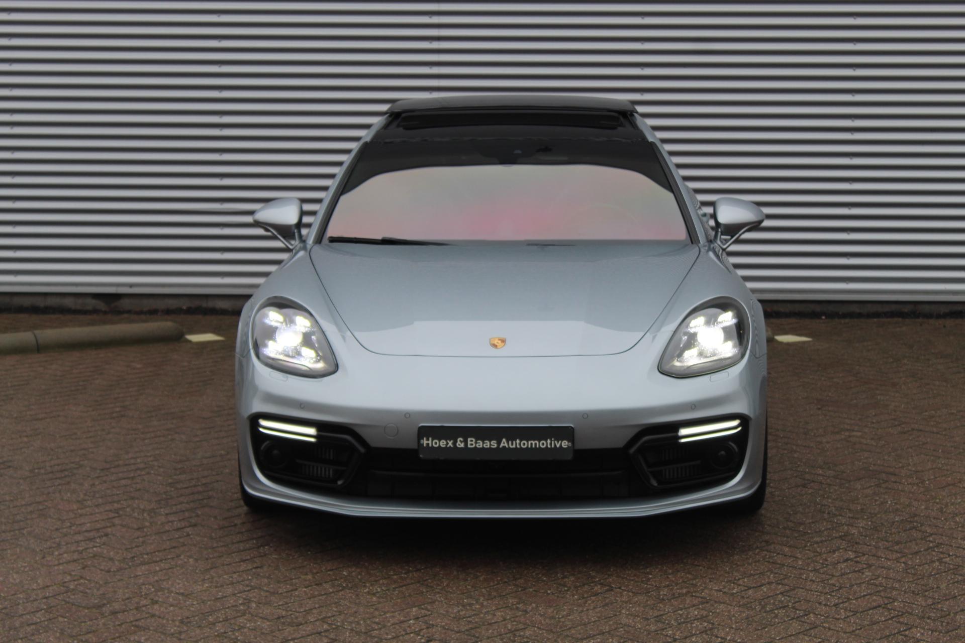 Foto van Porsche Panamera 4 E-hybrid