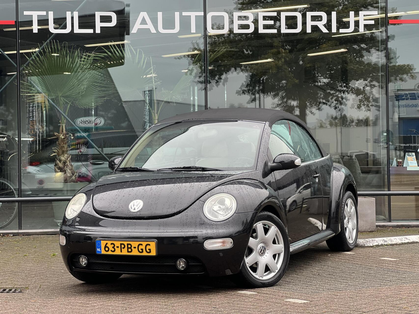 Volkswagen New Beetle Cabriolet 2.0 Highline Automaat NAP 2004 - voorkant