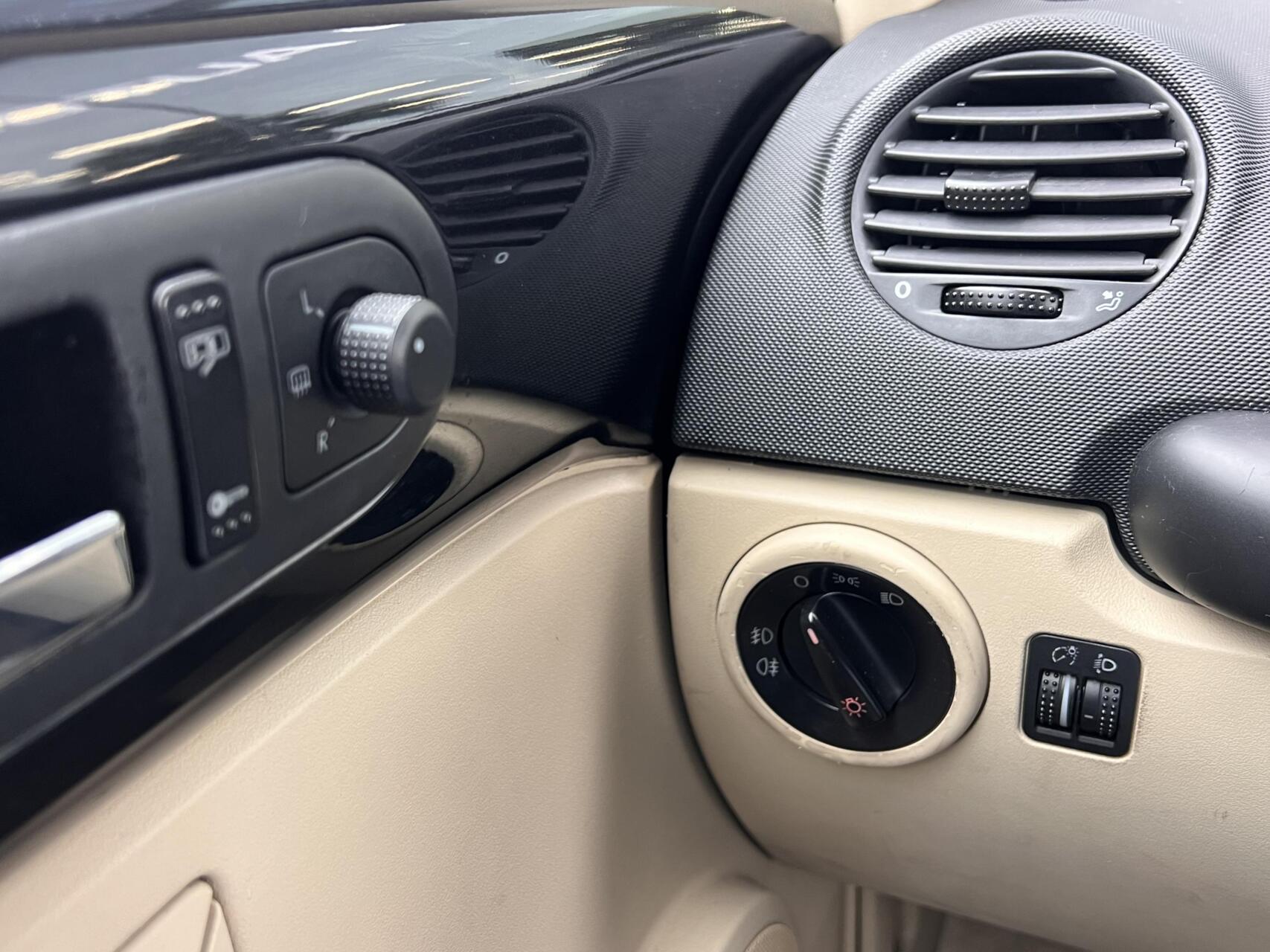 Foto van Volkswagen New Beetle Cabriolet
