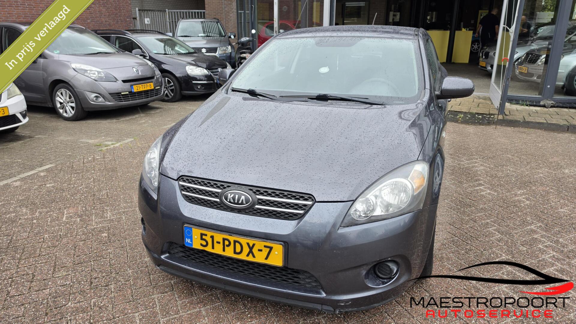 Kia Cee D 1.4 CVVT X-tra 2011 - voorkant