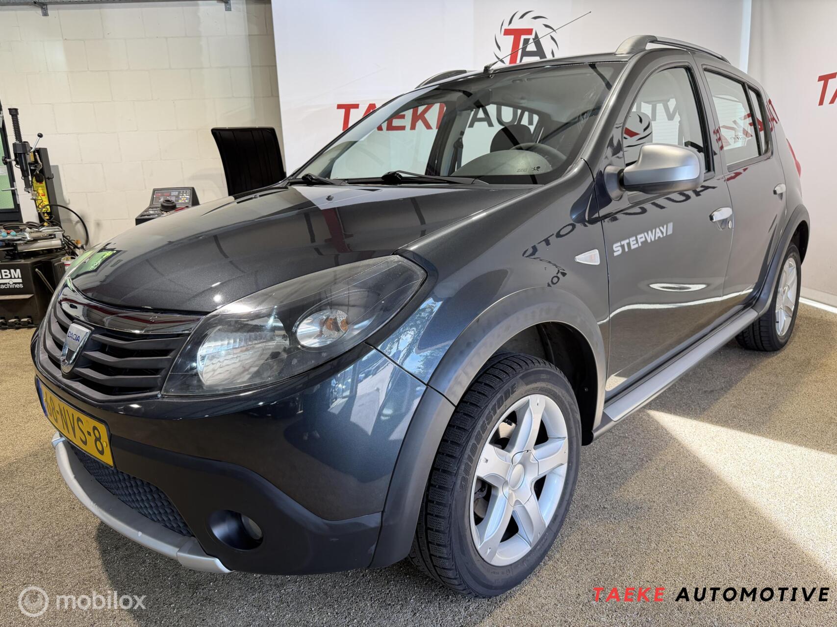 Dacia Sandero 1.6 Stepway AIRCO/APK/NAP/1EIG/D.RIEMVV 2010 - voorkant