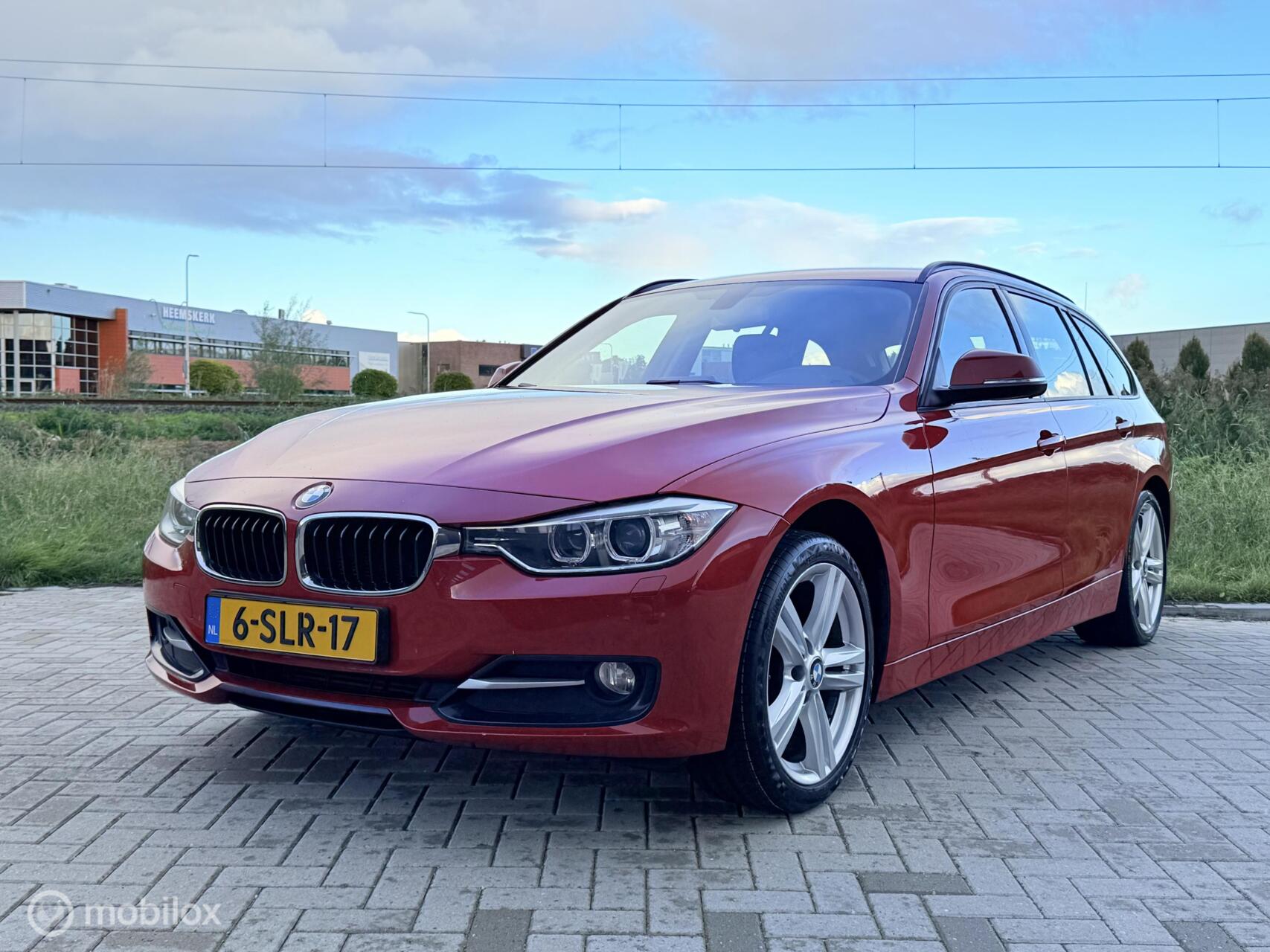 BMW 316i 316i High Executive 2013 - voorkant