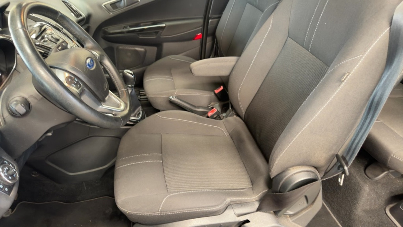 Foto van Ford B-max