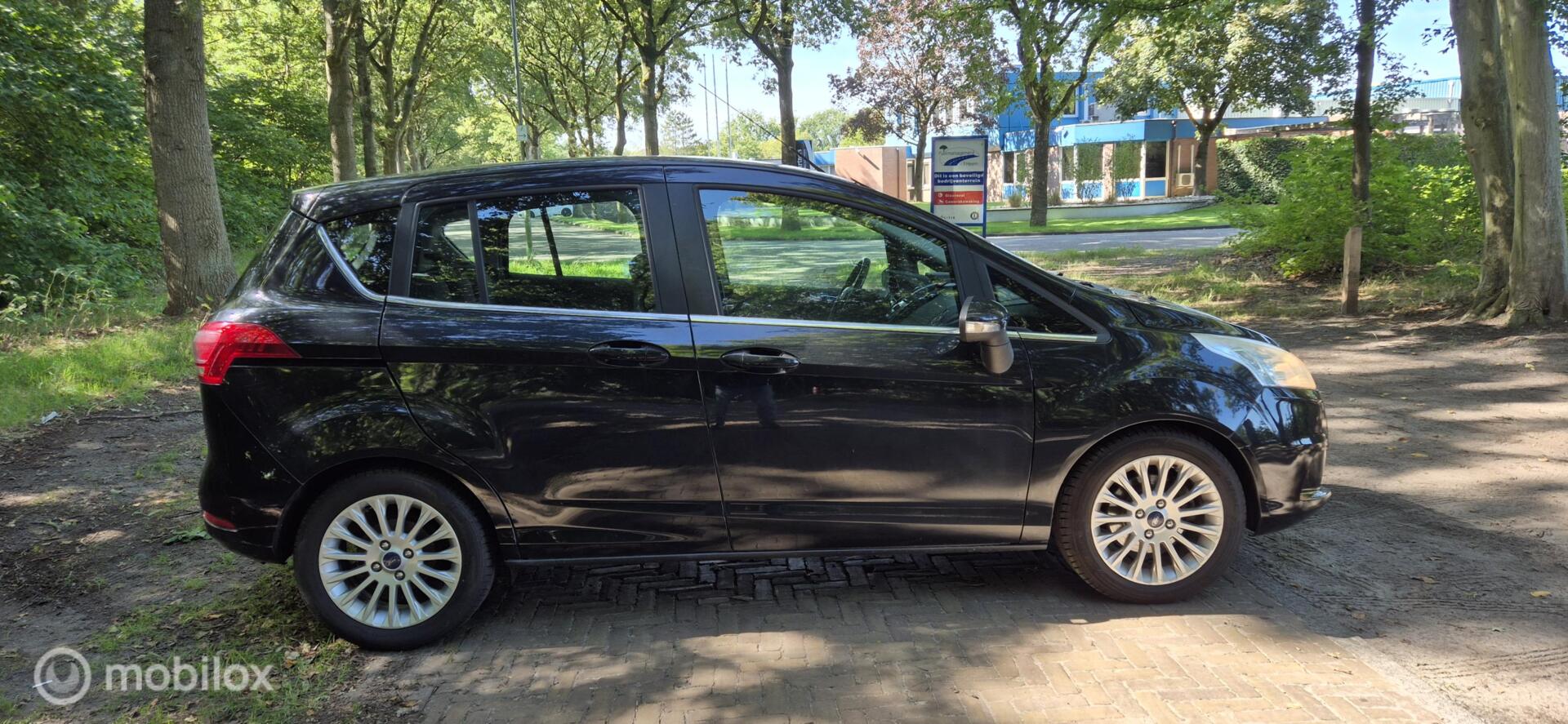 Foto van Ford B-max