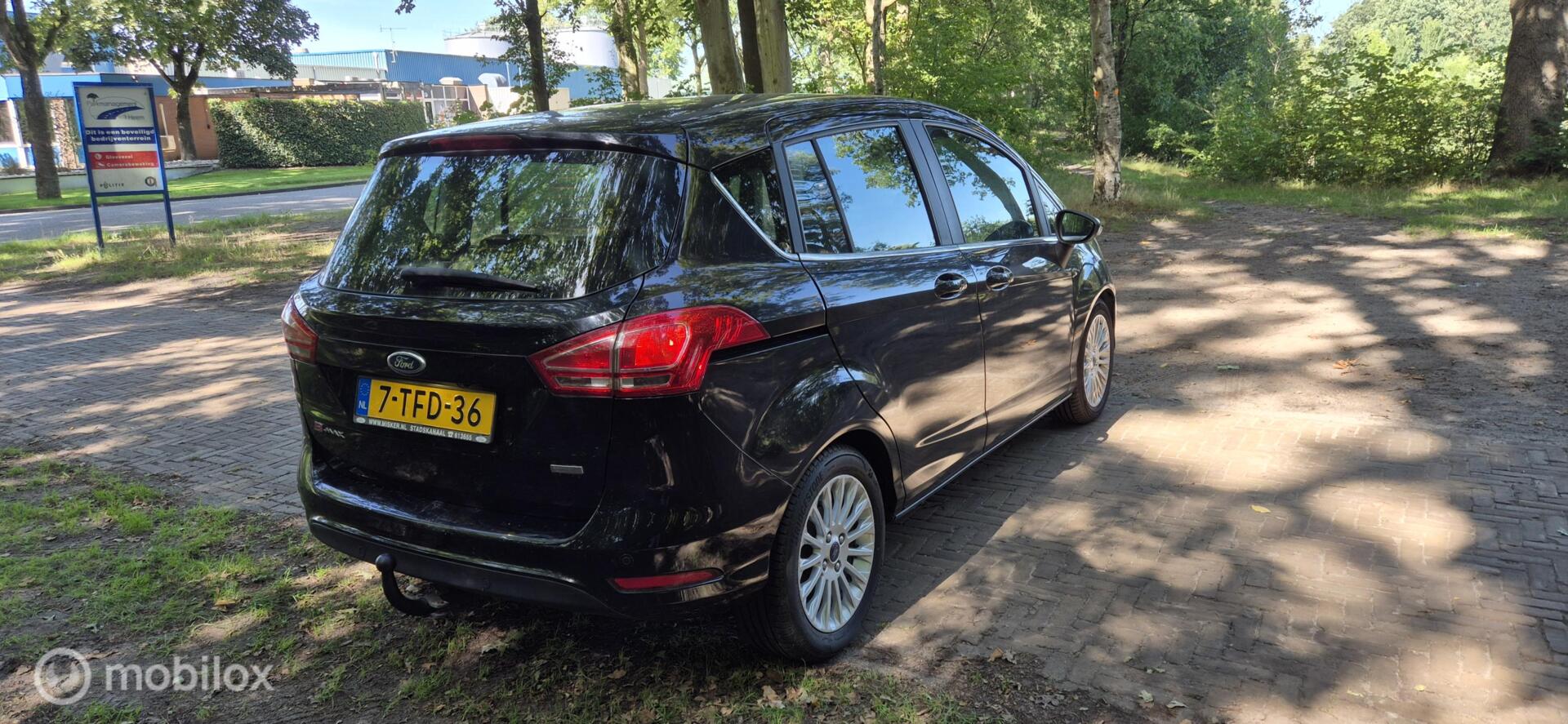 Foto van Ford B-max