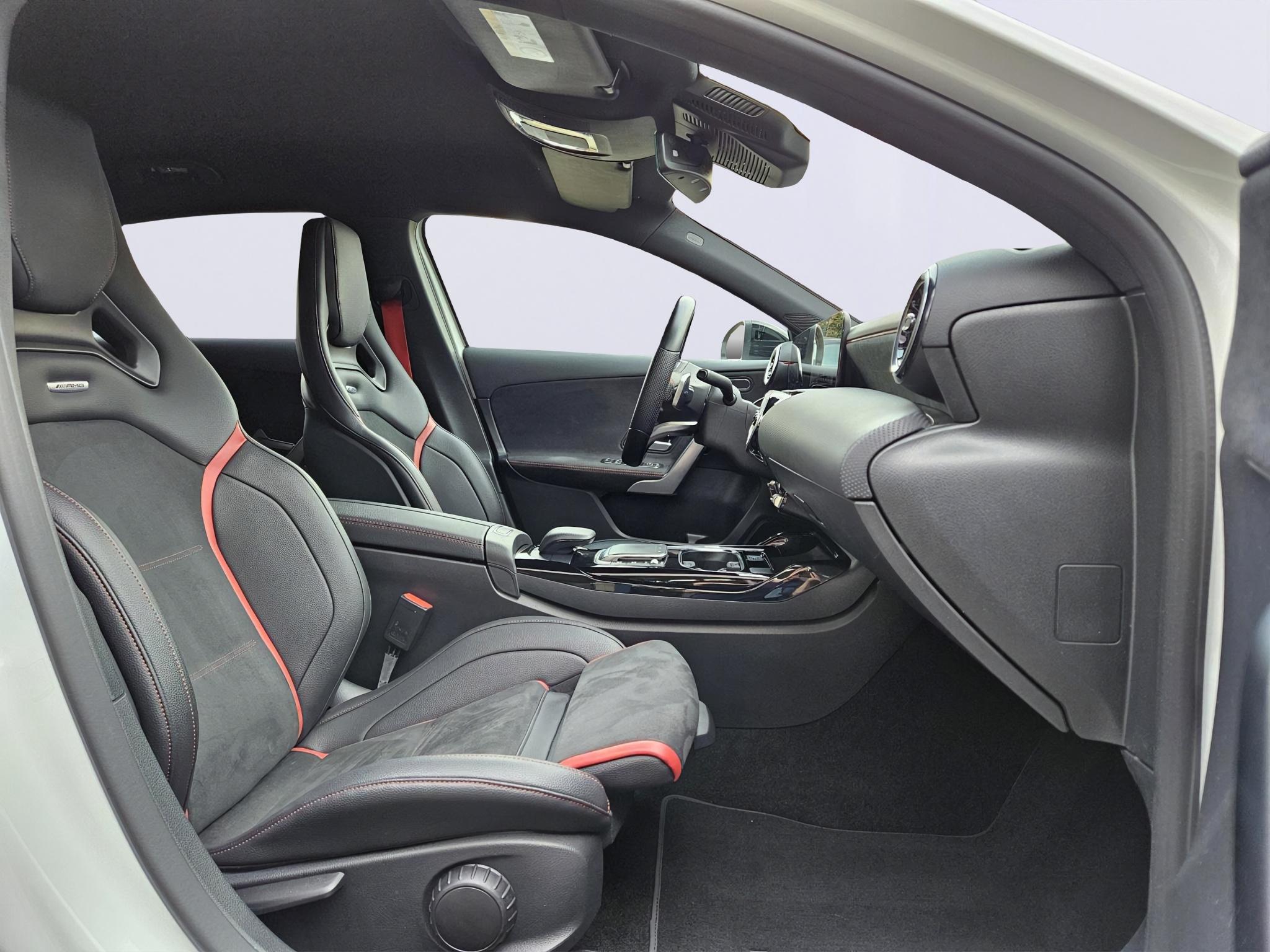 Foto van Mercedes-Benz AMG A 35