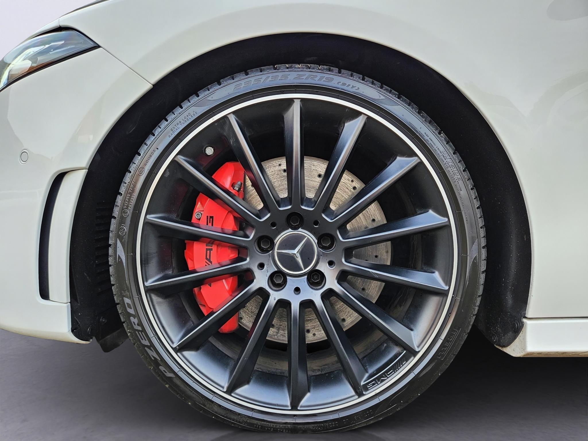 Foto van Mercedes-Benz AMG A 35