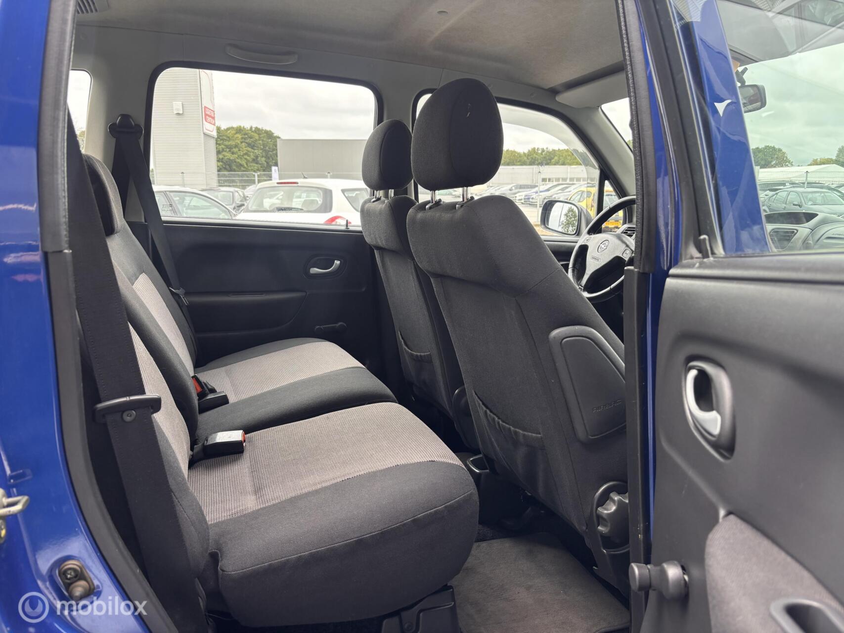 Foto van Opel Agila