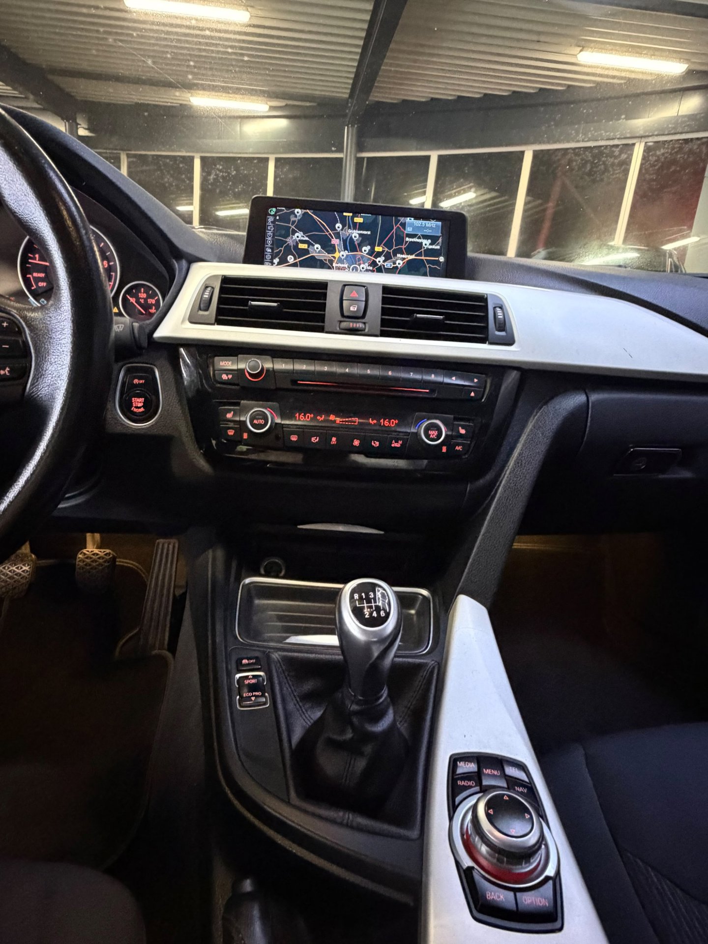 Foto van BMW 320i Ed