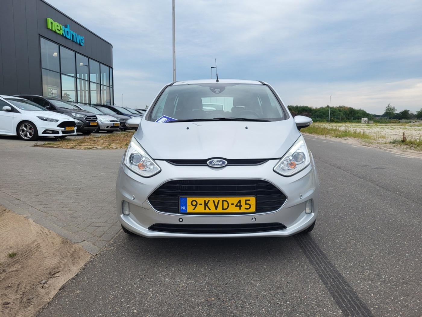 Foto van Ford B-max