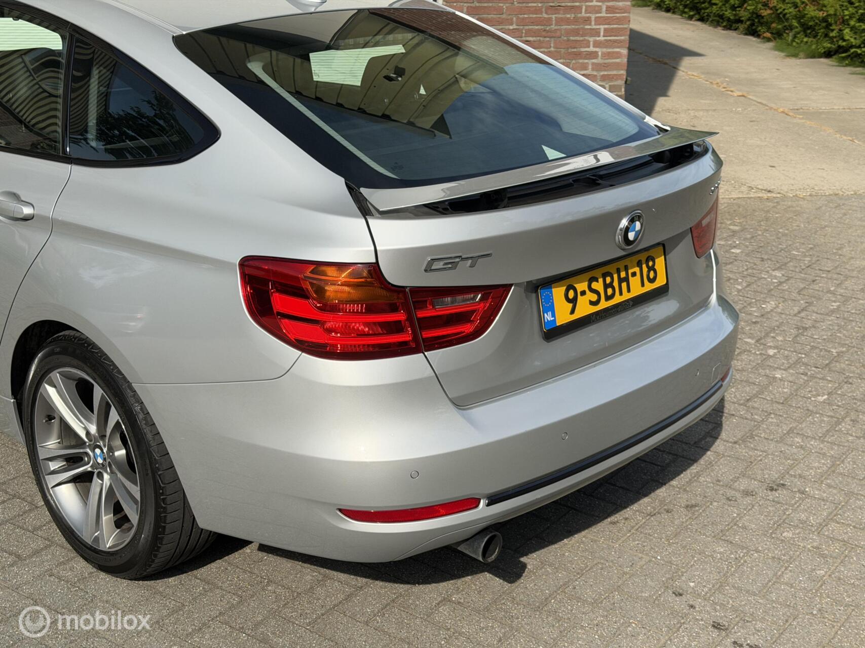 Foto van BMW 320i
