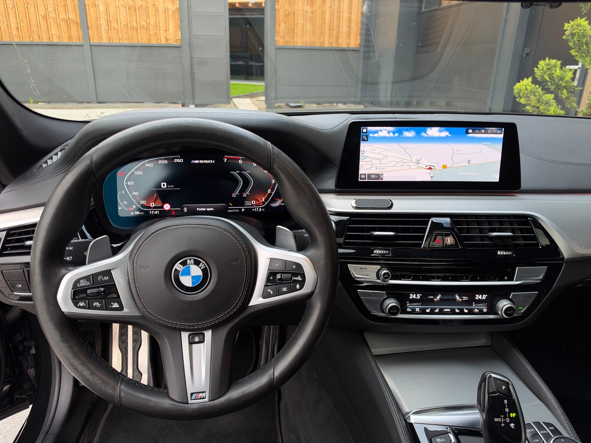 Foto van BMW M550i xDrive
