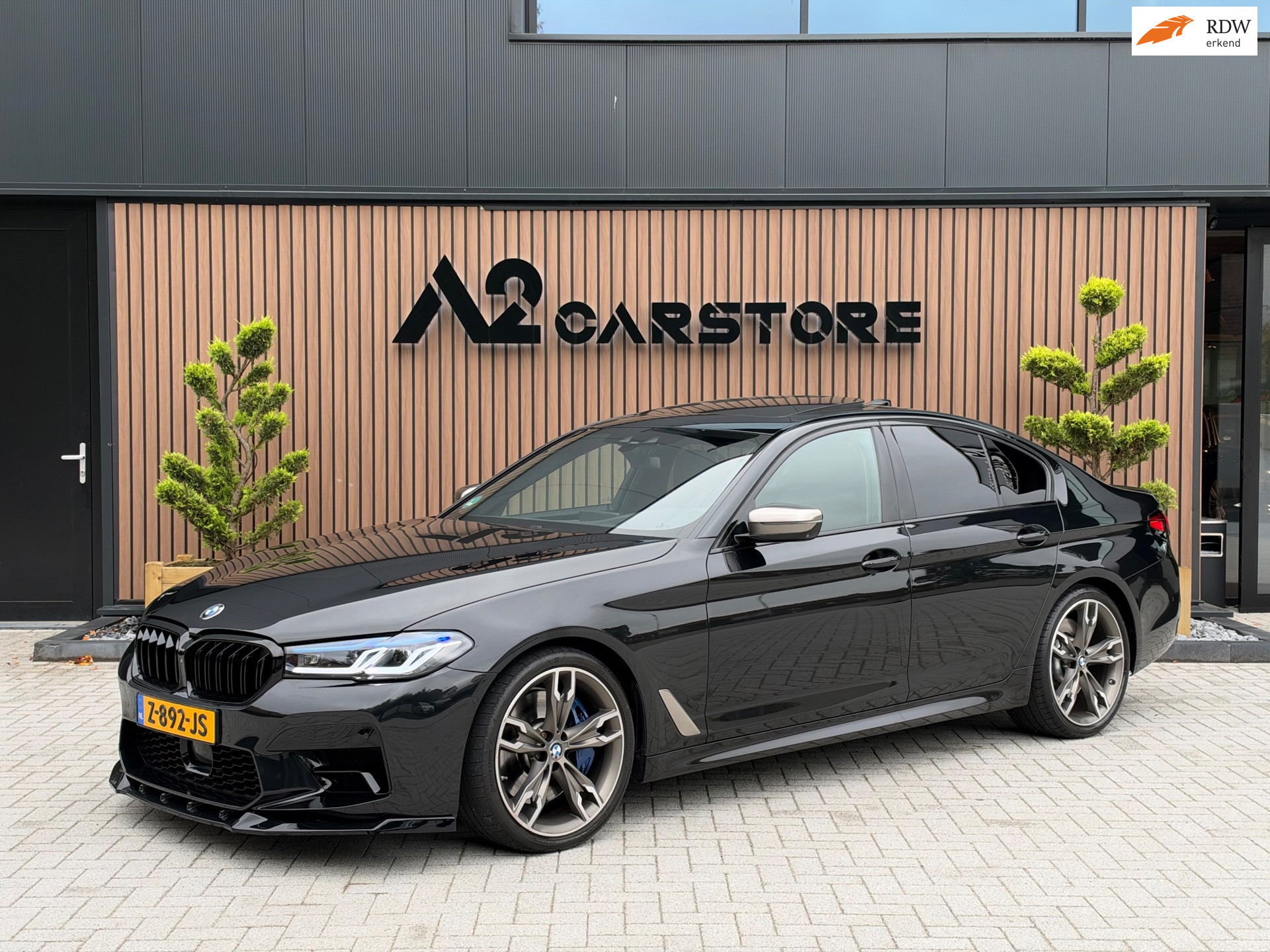 BMW M550i xDrive M550i xDrive High Executive LASER HARMAN/KARDON FULLL 2020 - voorkant