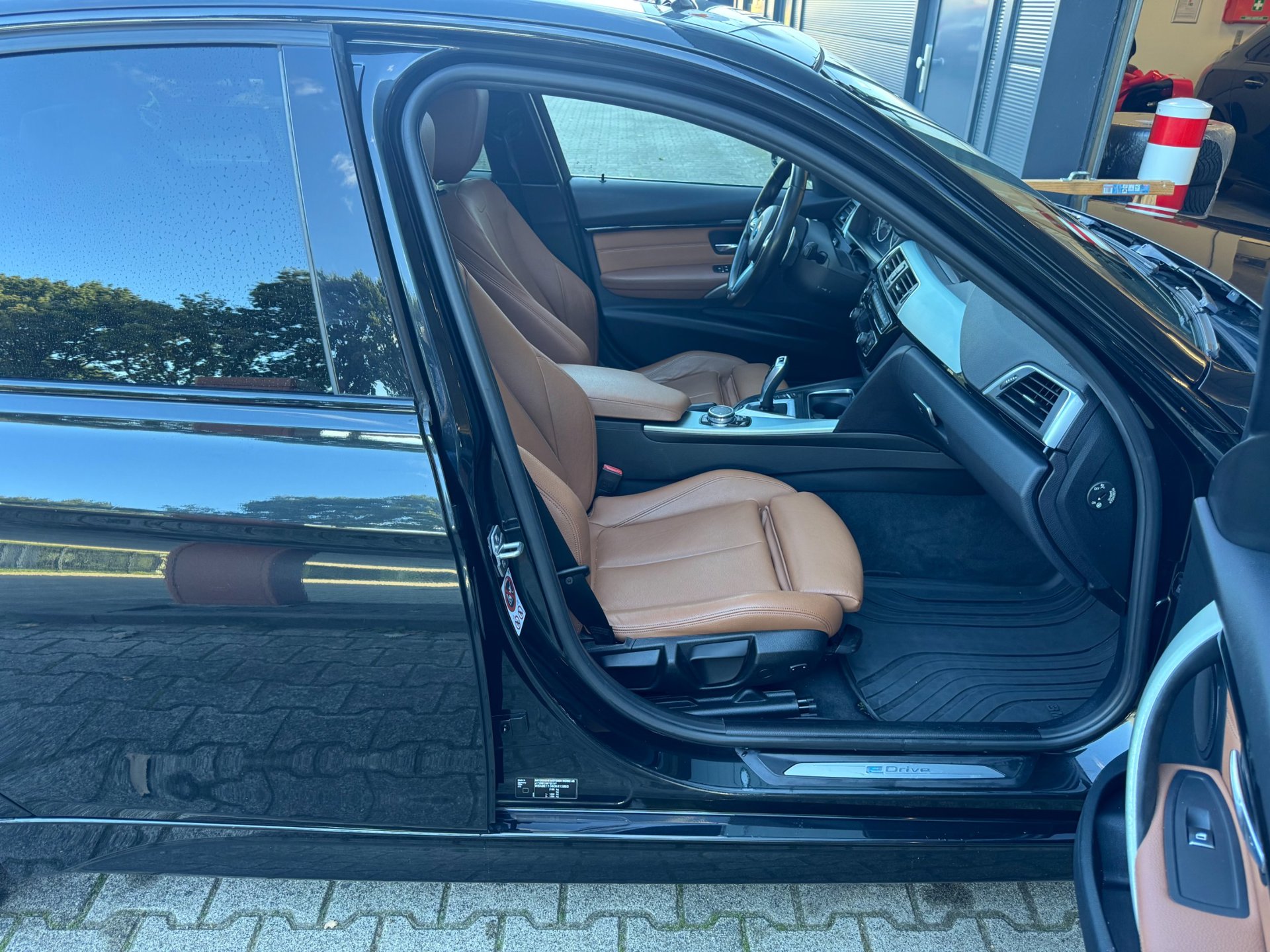 Foto van BMW 330e