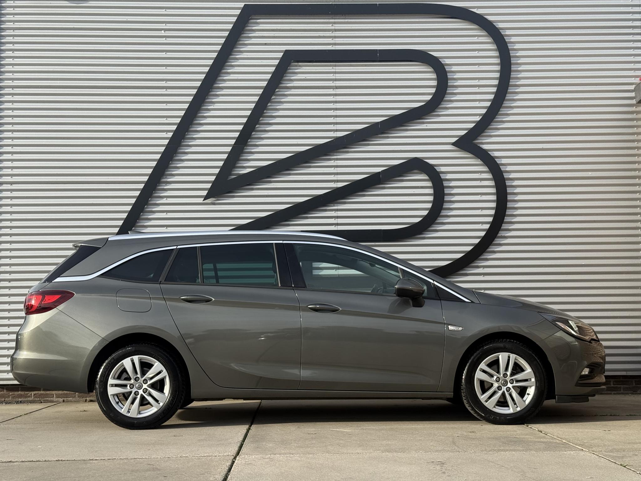 Foto van Opel Astra Sports Tourer+
