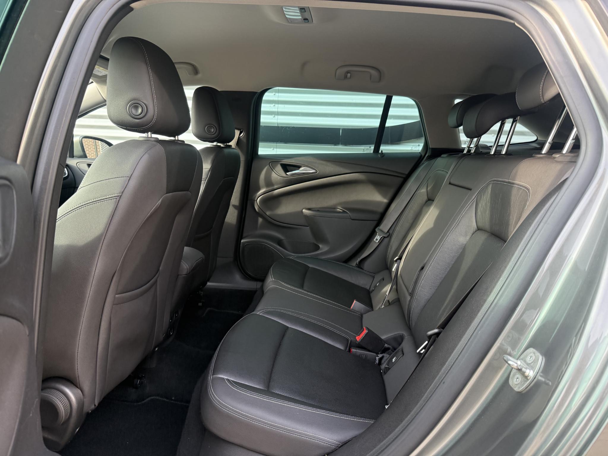 Foto van Opel Astra Sports Tourer+